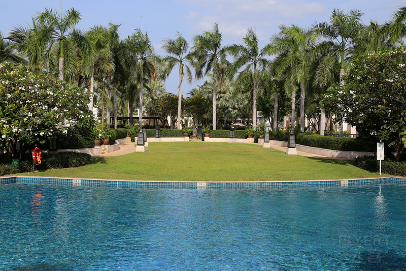 Hua Hin--Sheraton Hua Hin Resort & Spa Pools (32).JPG