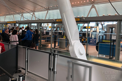 一波三折的纽约行(下): 达美 波音737-900ER (JFK-YVR)