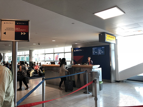 一波三折的纽约行(下): 达美 波音737-900ER (JFK-YVR)