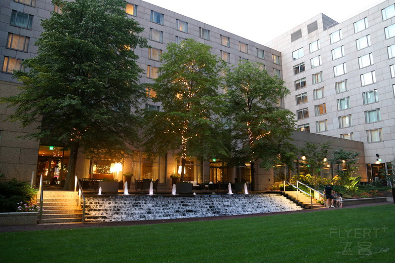 Philadelphia--The Logan Hotel Curio Collection by Hilton Courtyard (4).JPG