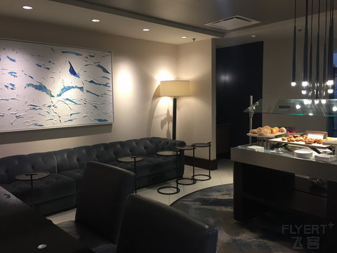 California--San Francisco Airport Marriott Waterfront Club Lounge and Breakfast (1).JPG