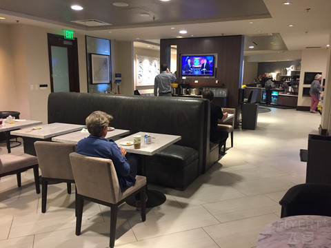 California--San Francisco Airport Marriott Waterfront Club Lounge and Breakfast (2).JPG