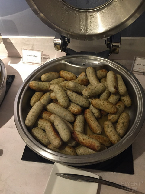 California--San Francisco Airport Marriott Waterfront Club Lounge and Breakfast (8).JPG