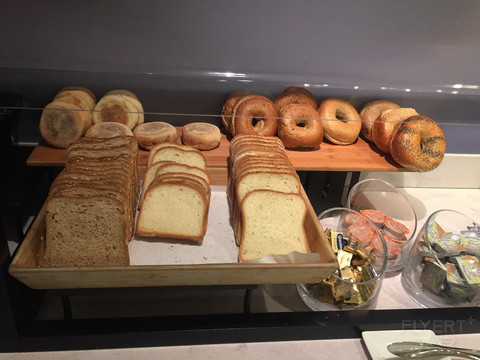 California--San Francisco Airport Marriott Waterfront Club Lounge and Breakfast (11).JPG