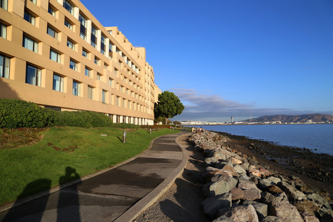 California--San Francisco Airport Marriott Waterfront Exterior (4).JPG