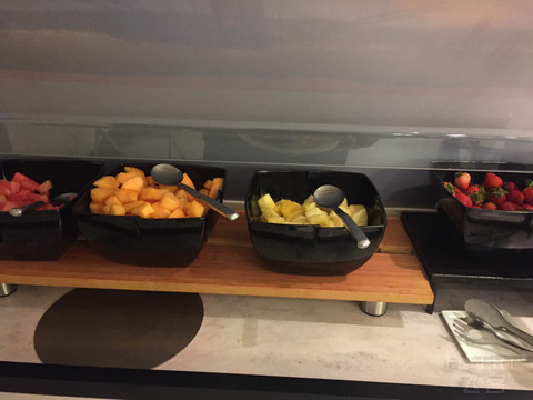 California--San Francisco Airport Marriott Waterfront Club Lounge and Breakfast (10).JPG
