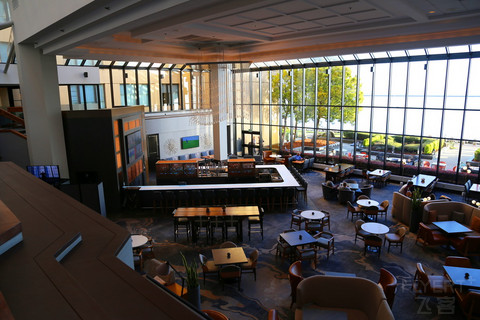 California--San Francisco Airport Marriott Waterfront Lobby (2).JPG