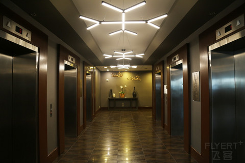 California--San Francisco Airport Marriott Waterfront Hallway.JPG