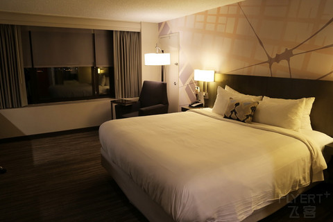 California--San Francisco Airport Marriott Waterfront Room (1).JPG