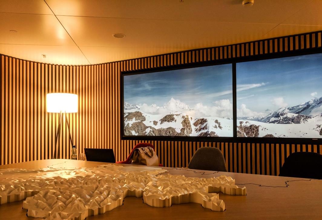  ZRH Swiss NEW Business Lounge A Ϣұ