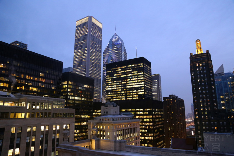 London House Chicago, Curio Collection by Hilton Rooftop Bar View at Night (12).JPG