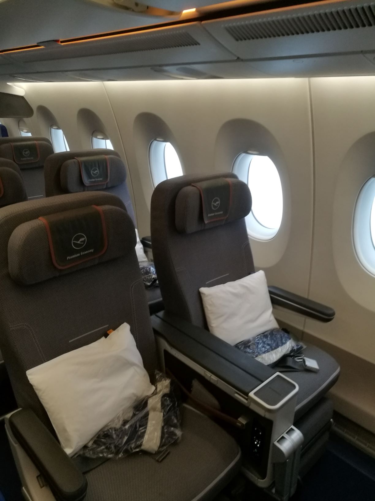 ɯA350ѡòĽŦԼLufthansa Premium ECO MUC-EWR