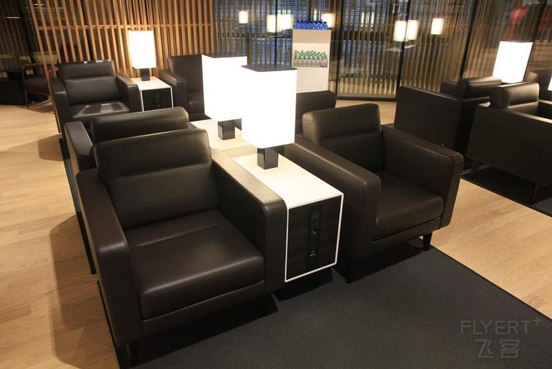 Swiss-Business-Class-Lounge-A-3.jpg