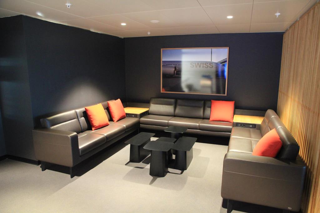  ZRH Swiss NEW Senator Lounge A Ϣұ