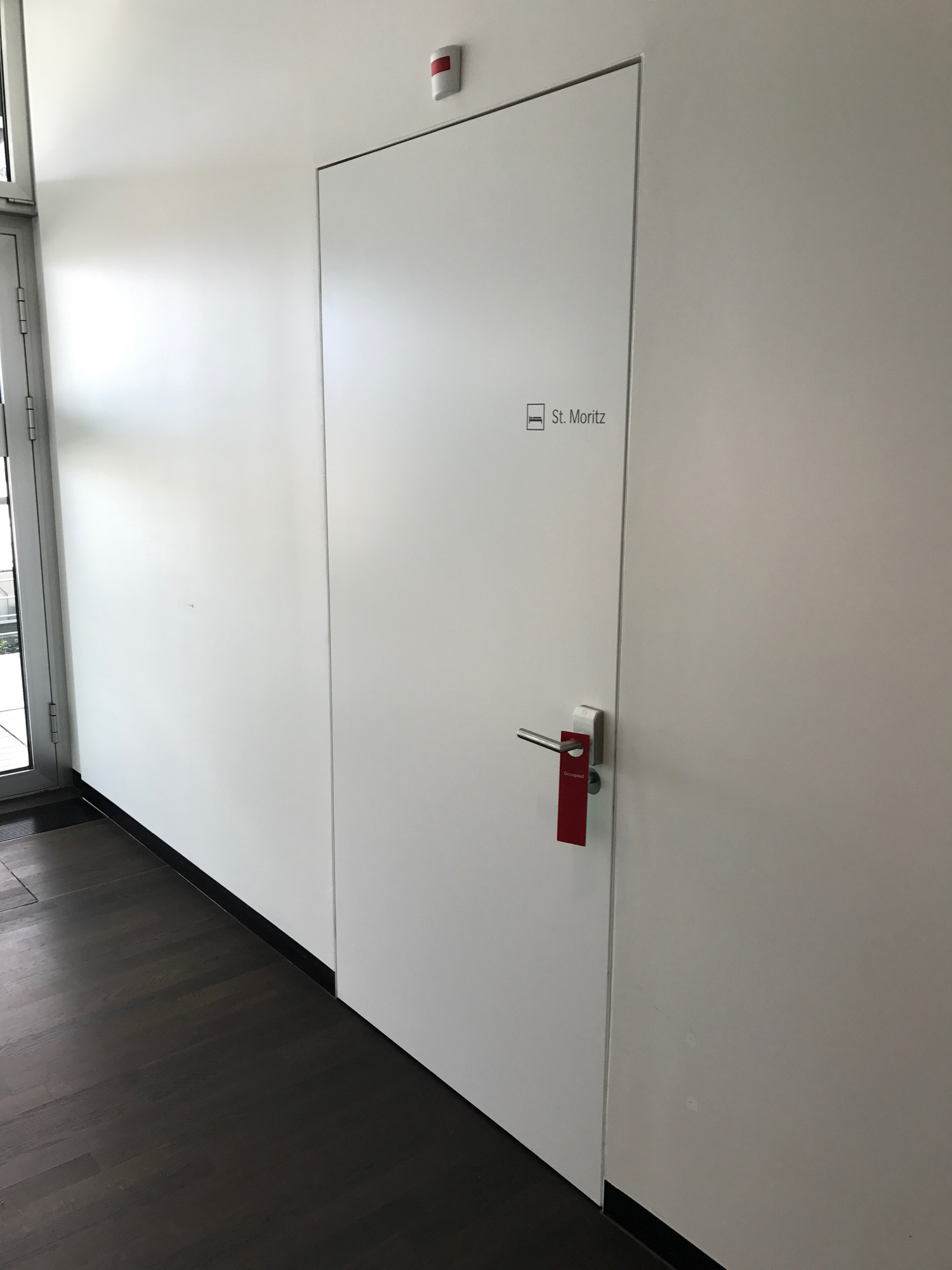  ZRH SWISS First Lounge E Ϣұ