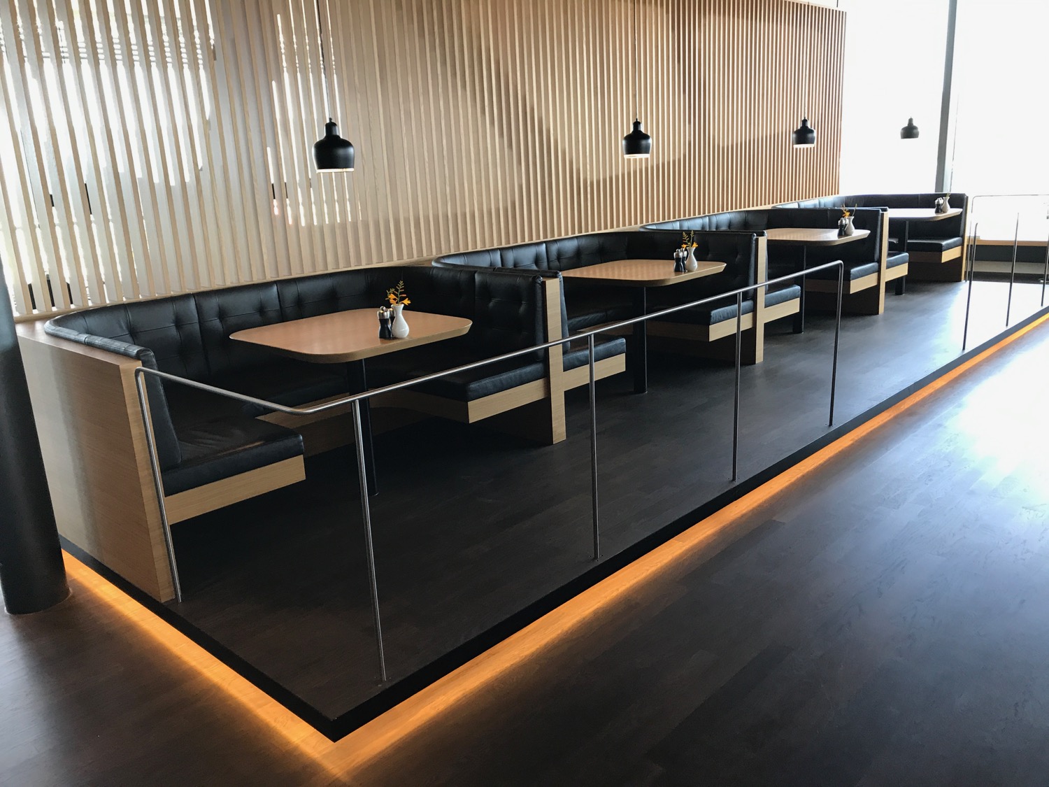  ZRH SWISS First Lounge E Ϣұ