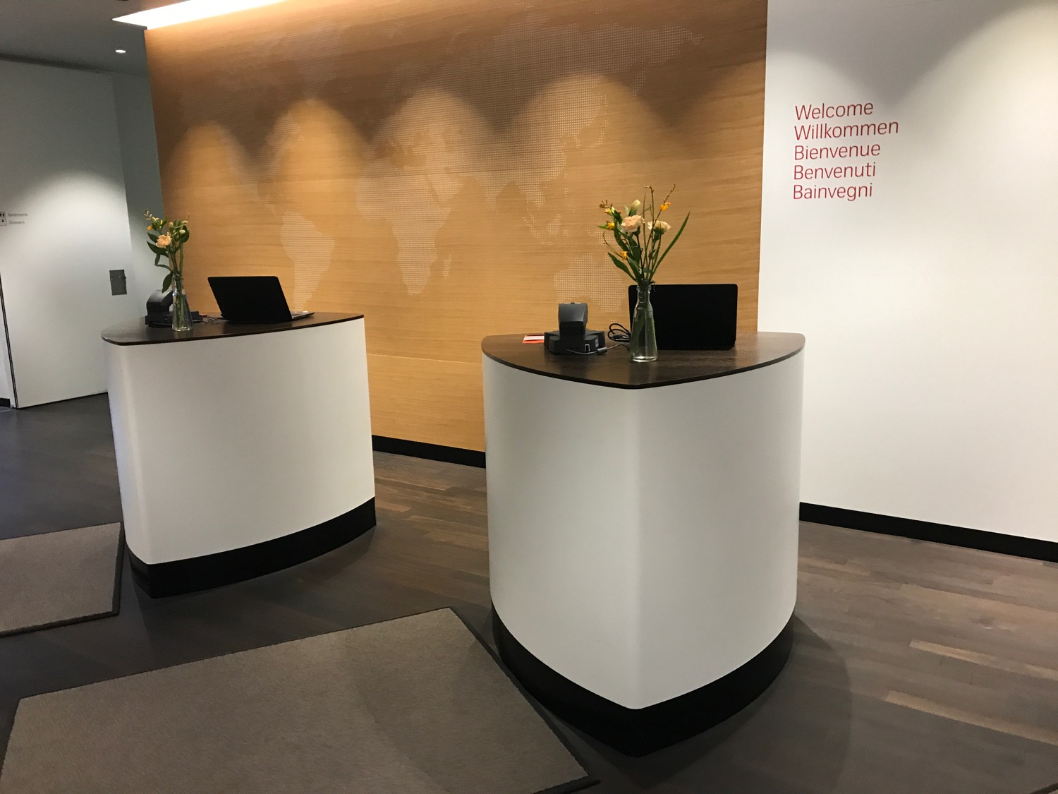  ZRH SWISS First Lounge E Ϣұ