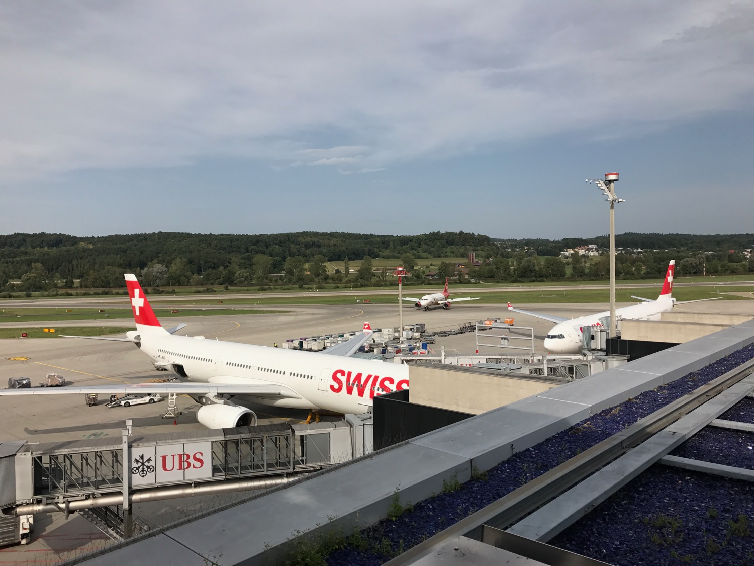  ZRH SWISS First Lounge E Ϣұ