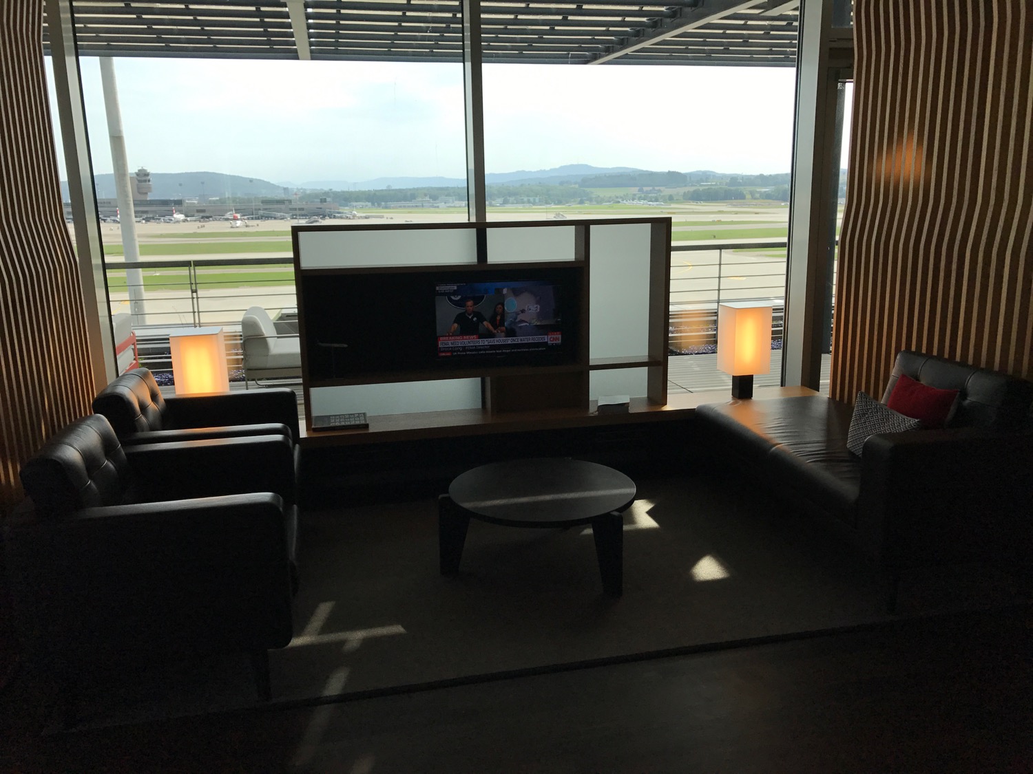  ZRH SWISS First Lounge E Ϣұ