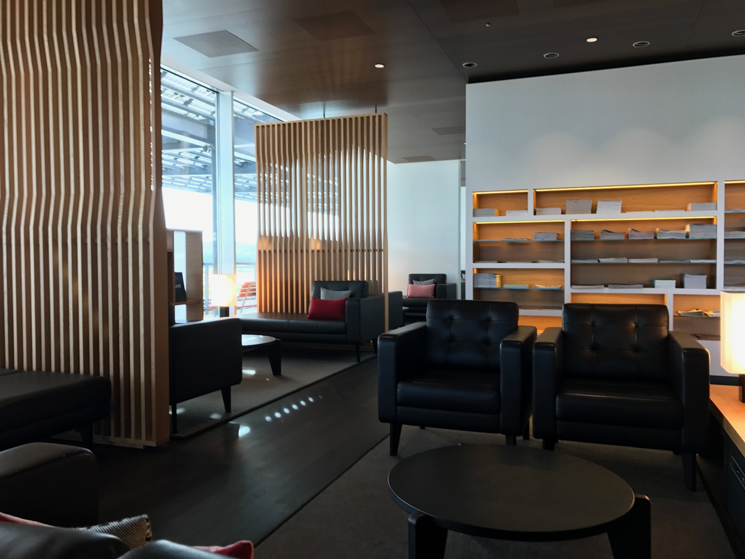  ZRH SWISS First Lounge E Ϣұ