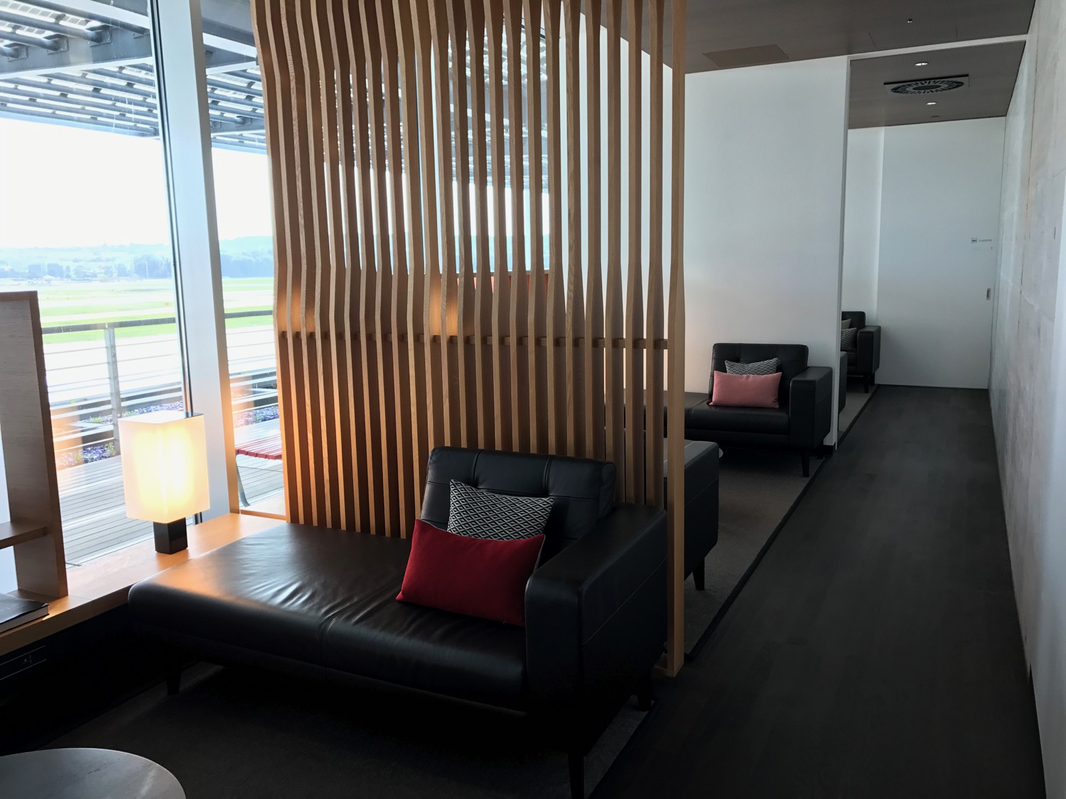  ZRH SWISS First Lounge E Ϣұ