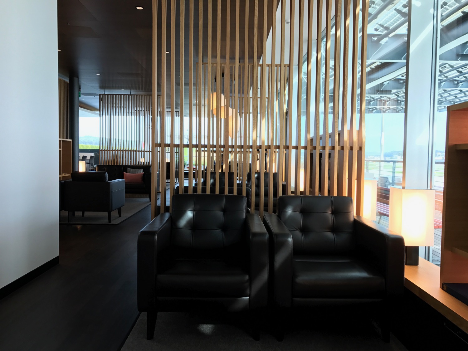  ZRH SWISS First Lounge E Ϣұ