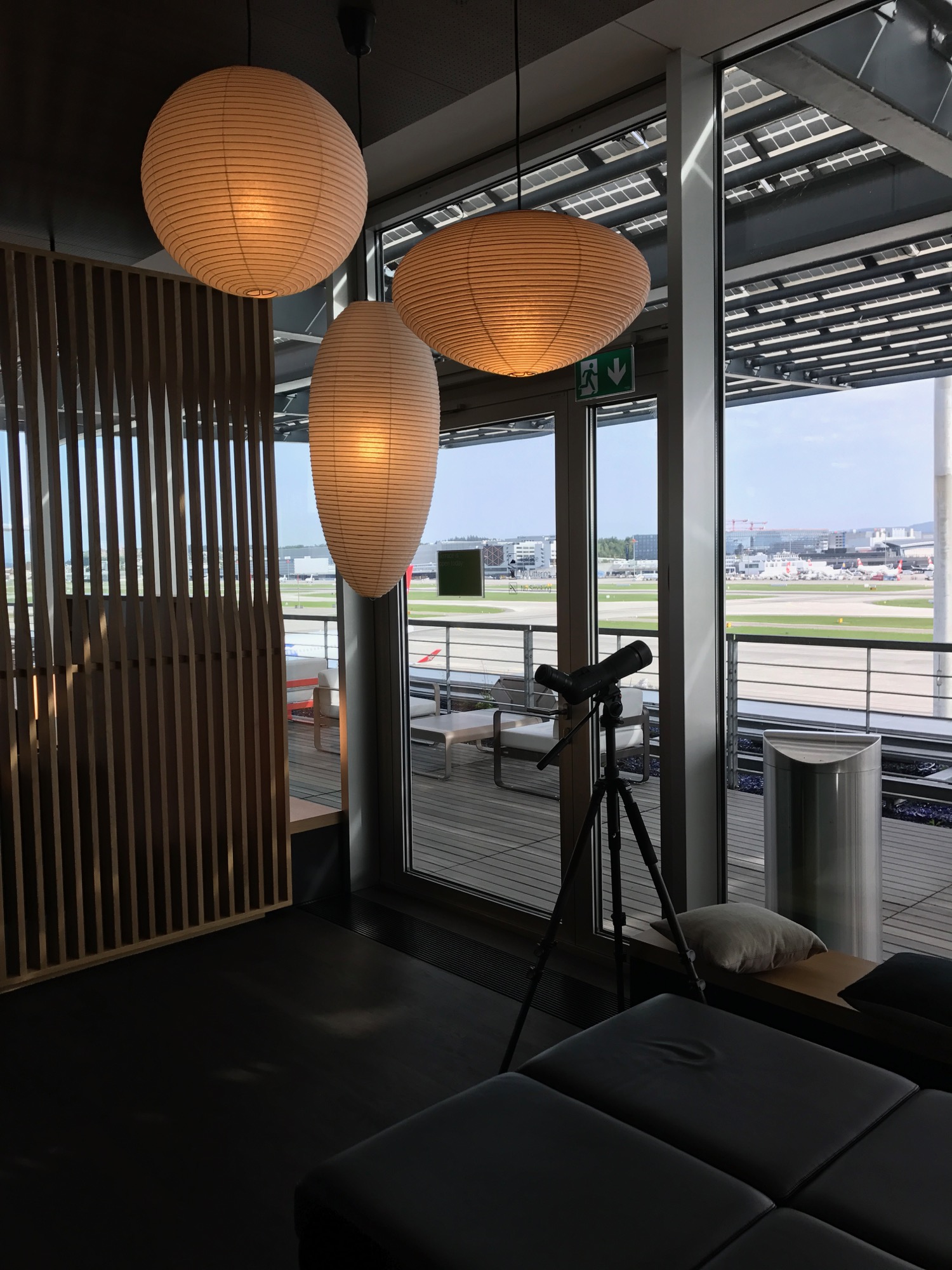  ZRH SWISS First Lounge E Ϣұ