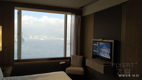 香港万丽海景，只有五间的皇朝套+酒廊员工全体……