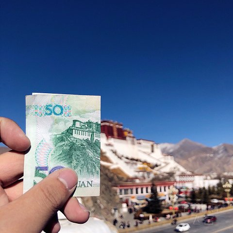 白宫红殿湛蓝天-拉萨香格里拉·布达拉宫观景套