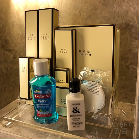白宫红殿湛蓝天-拉萨香格里拉·布达拉宫观景套