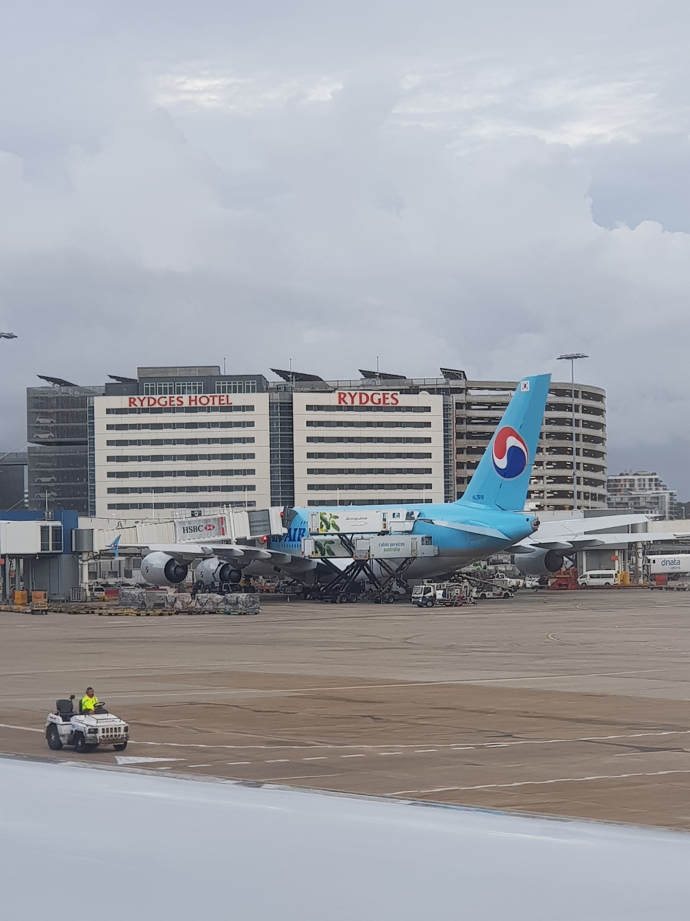 SQ221 SIN - SYD