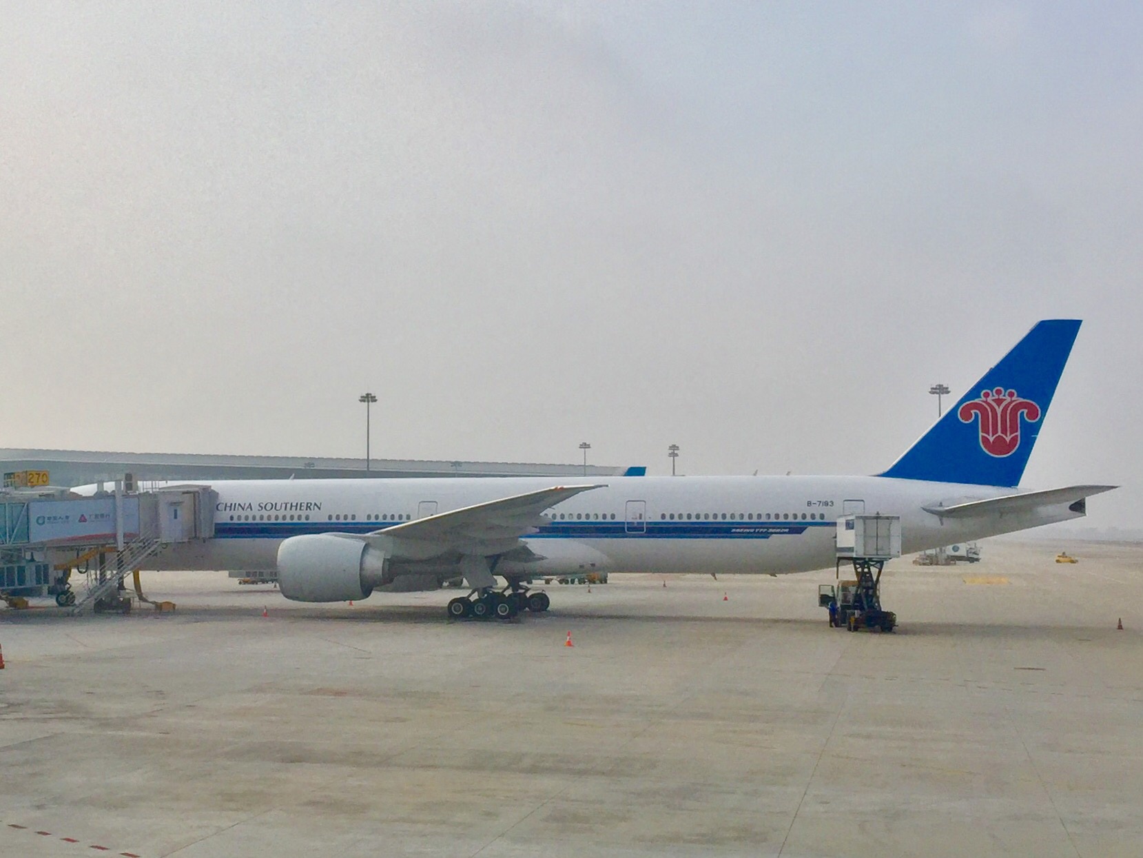 - CZ3375 A330ռ