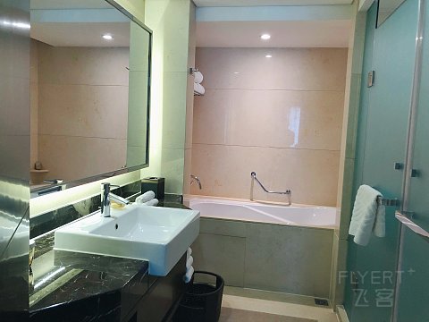 山色今朝画巨然-重庆江北希尔顿逸林行政套房入住体验