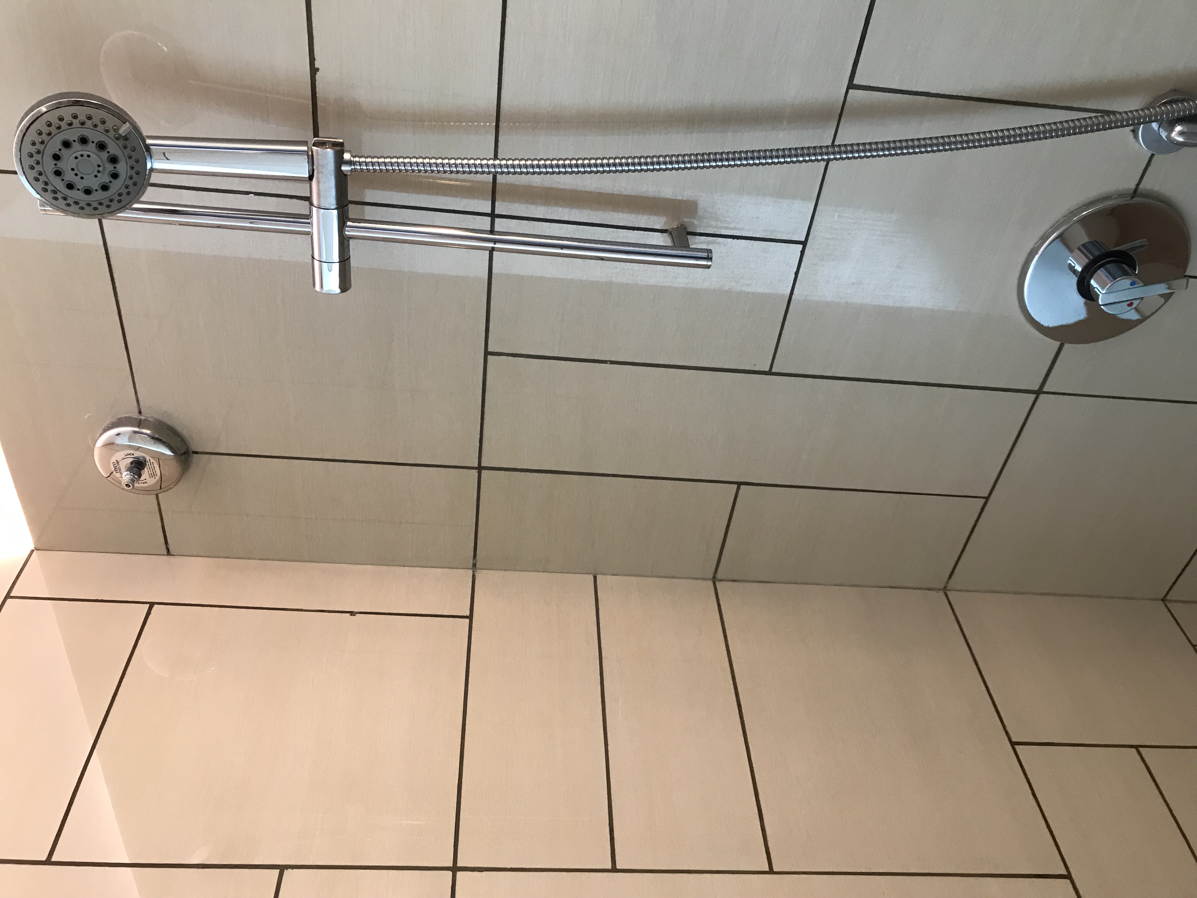  Holiday Inn Exp VS ӡżӴ Holiday Inn Exp