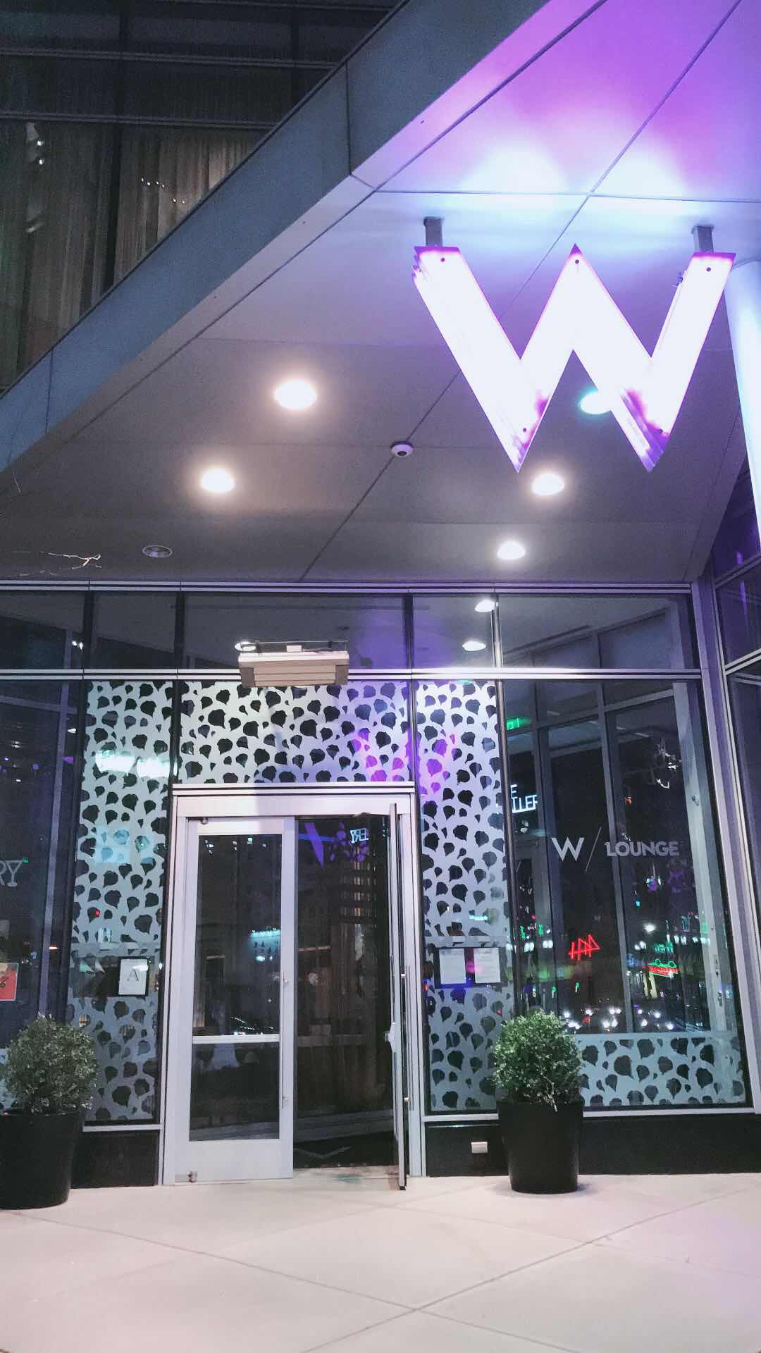 ʿW Hotel