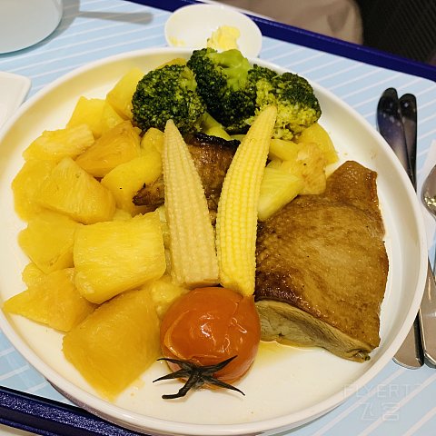 东航商务舱～上海马德里来回的餐食～