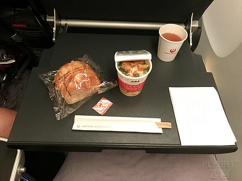 JAL | 日本航空JL711 NRT-SIN成田-新加坡 772超级经济舱 PE体验
