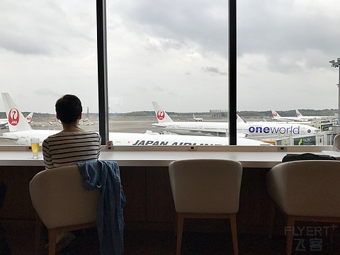JAL | 日本航空JL711 NRT-SIN成田-新加坡 772超级经济舱 PE体验