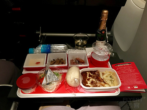 JAL | 日本航空JL711 NRT-SIN成田-新加坡 772超级经济舱 PE体验