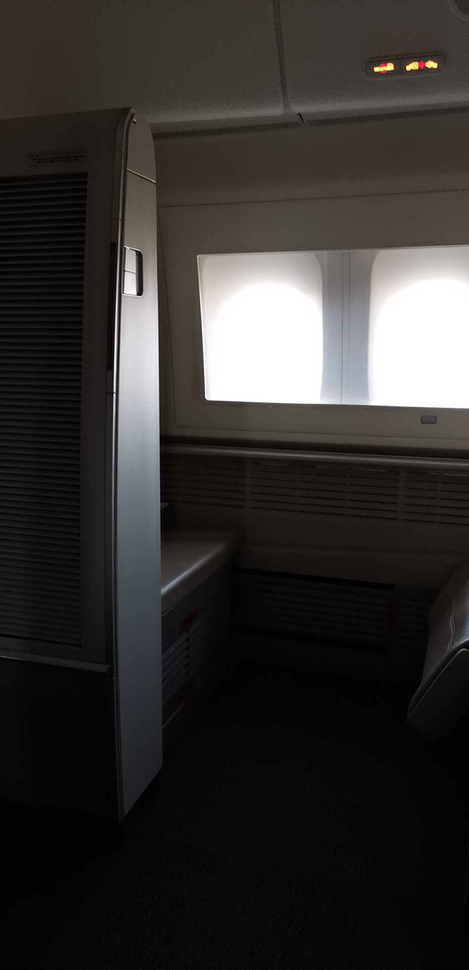 ֮MU first class from PVG to CDG