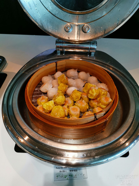 香港机场龙腾傲堂体验
