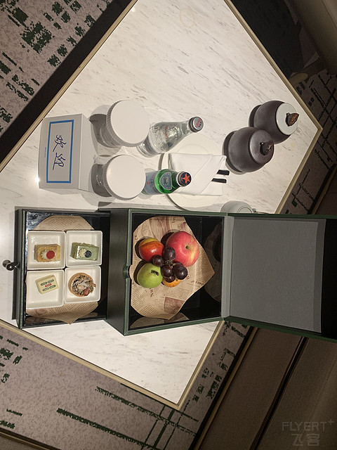 预订了论坛评论一般的成都协信希尔顿酒店高级大......