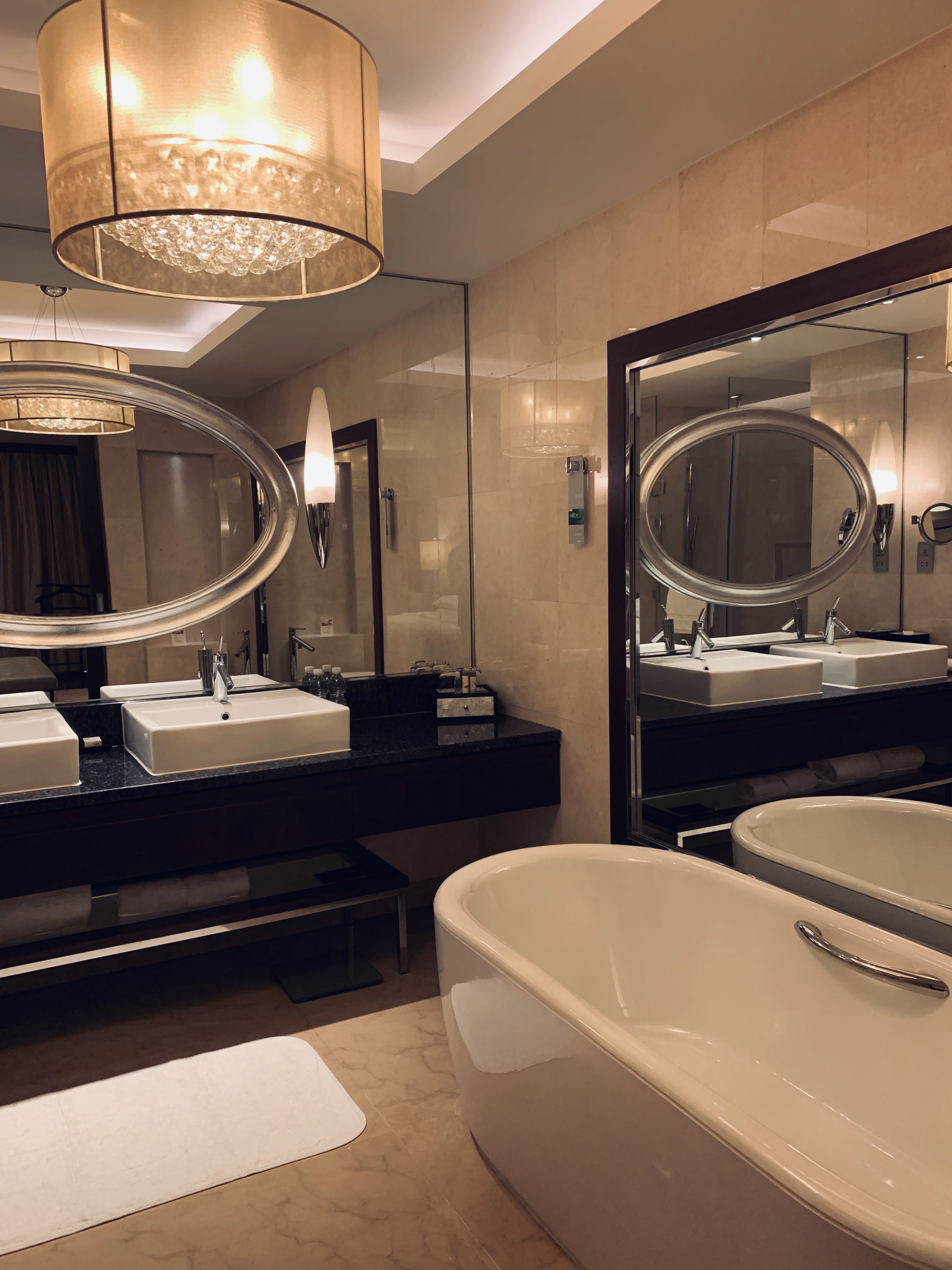 X. - Renaissance Shanghai Putuo Hotel