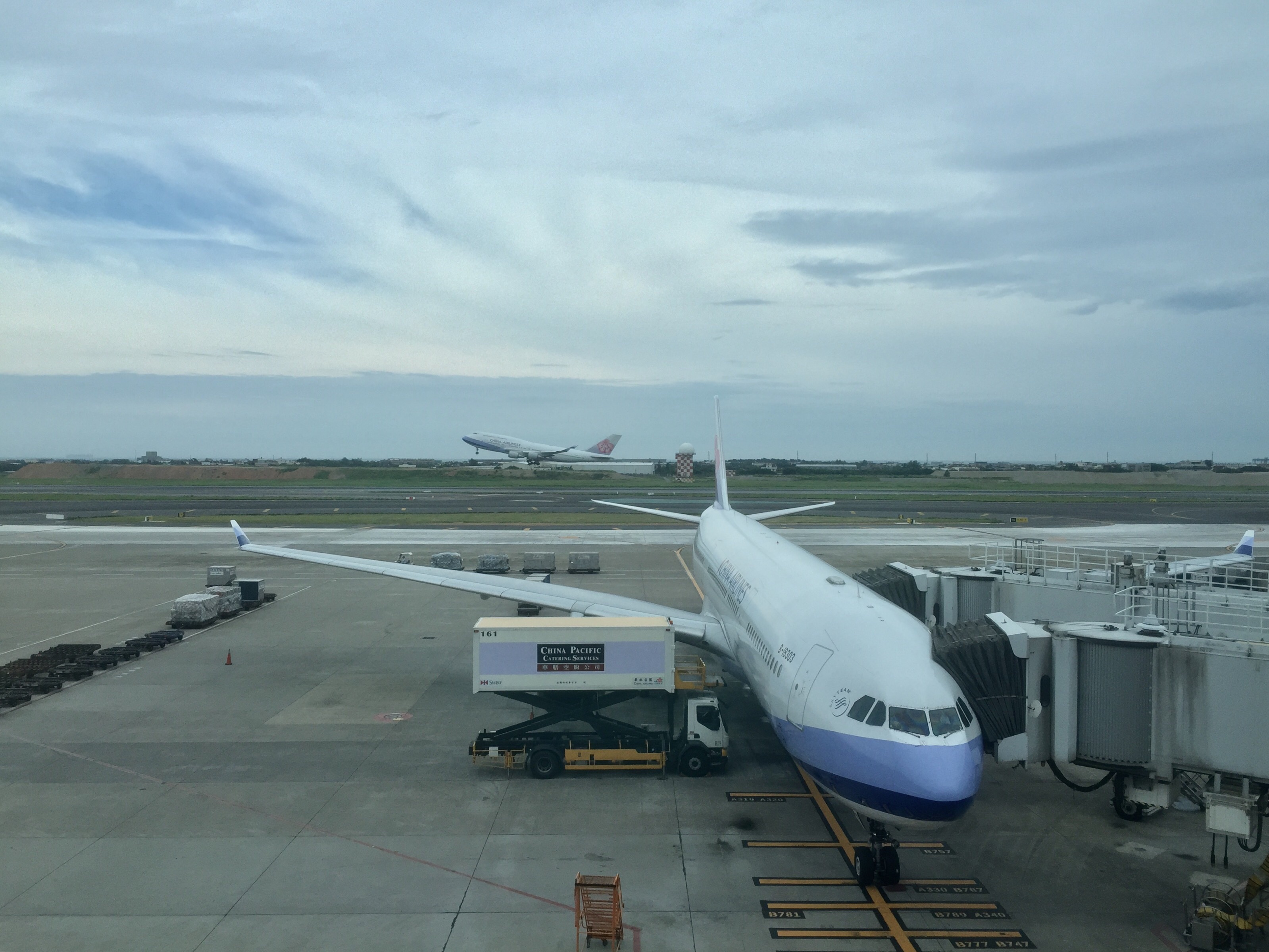 SYD-TPE-HKG лCI52+CI909 A359PE