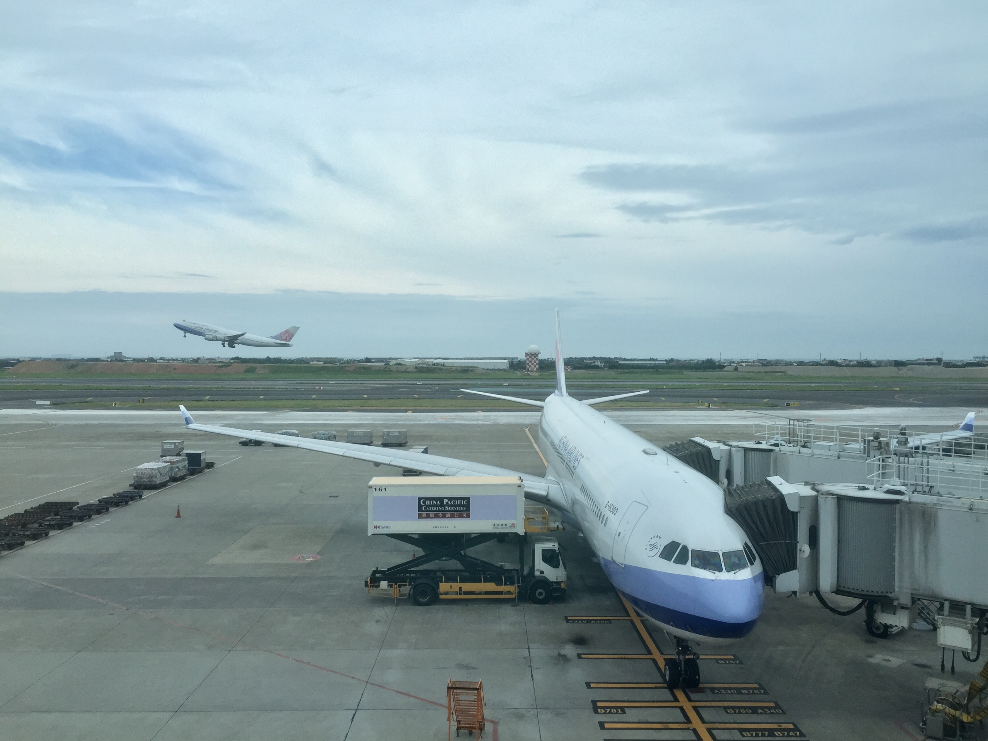 SYD-TPE-HKG лCI52+CI909 A359PE