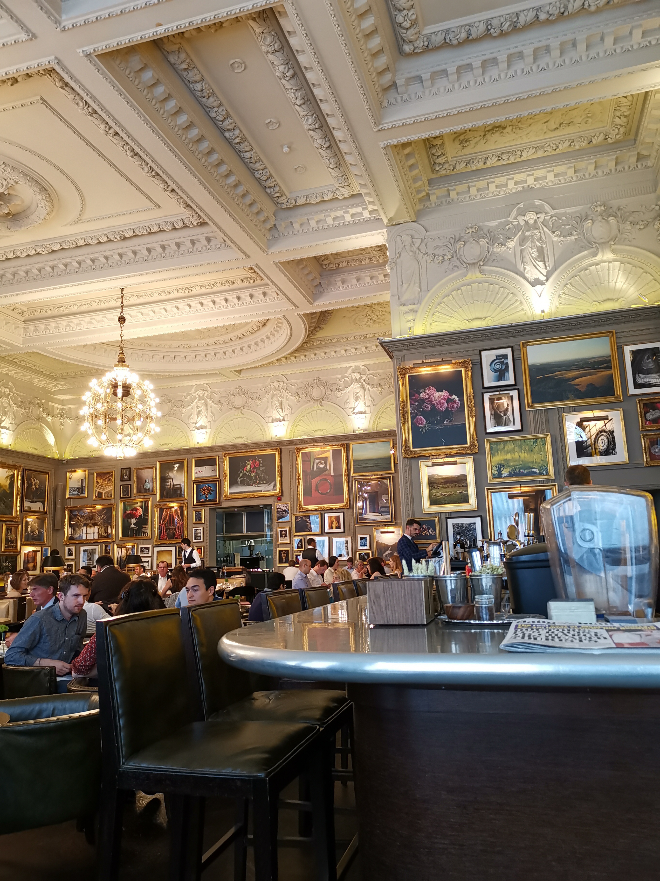 The LONDON EDITION˵ĵһƪ