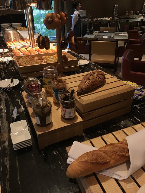上海苏宁环球万怡酒店棒