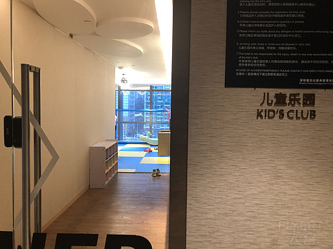 深圳龙华希尔顿逸林，都挺好唯一不足是房间异味