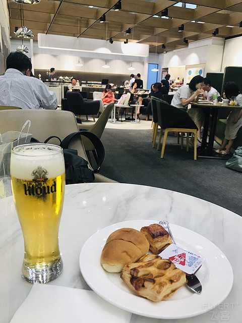 韩国金浦机场SKY HUB LOUNGE贵宾室