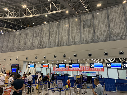 追逐达菲之旅（二）：MU7786 信阳明港到虹桥 B738 公务舱